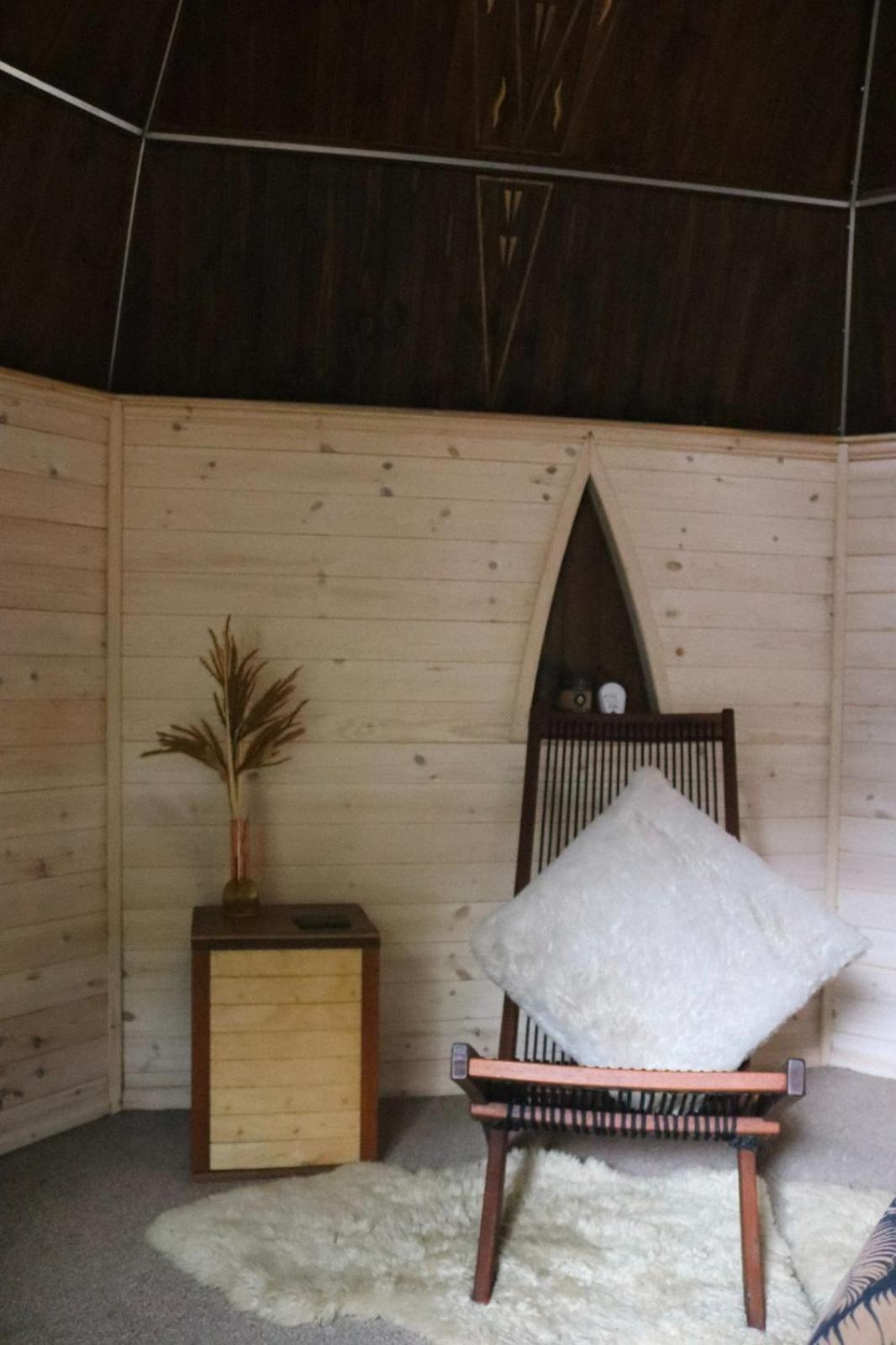 Oku Wooden Pod, Newburgh Priory Estate Chalet